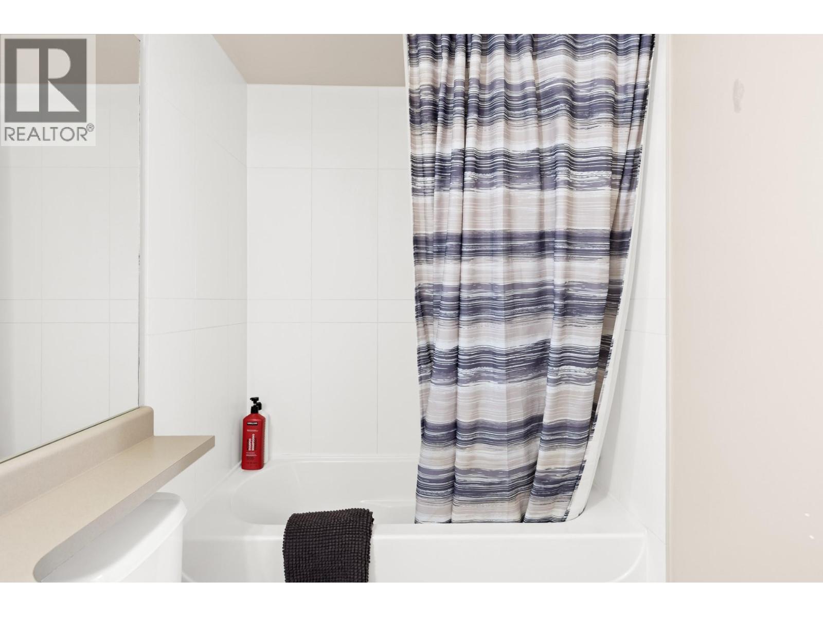 210 1093 Sunset Drive, Kelowna