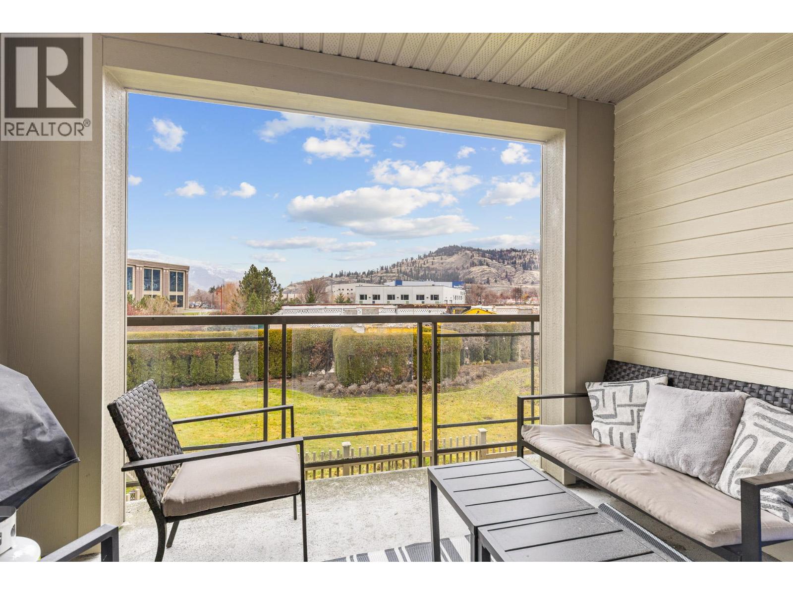 210 1093 Sunset Drive, Kelowna