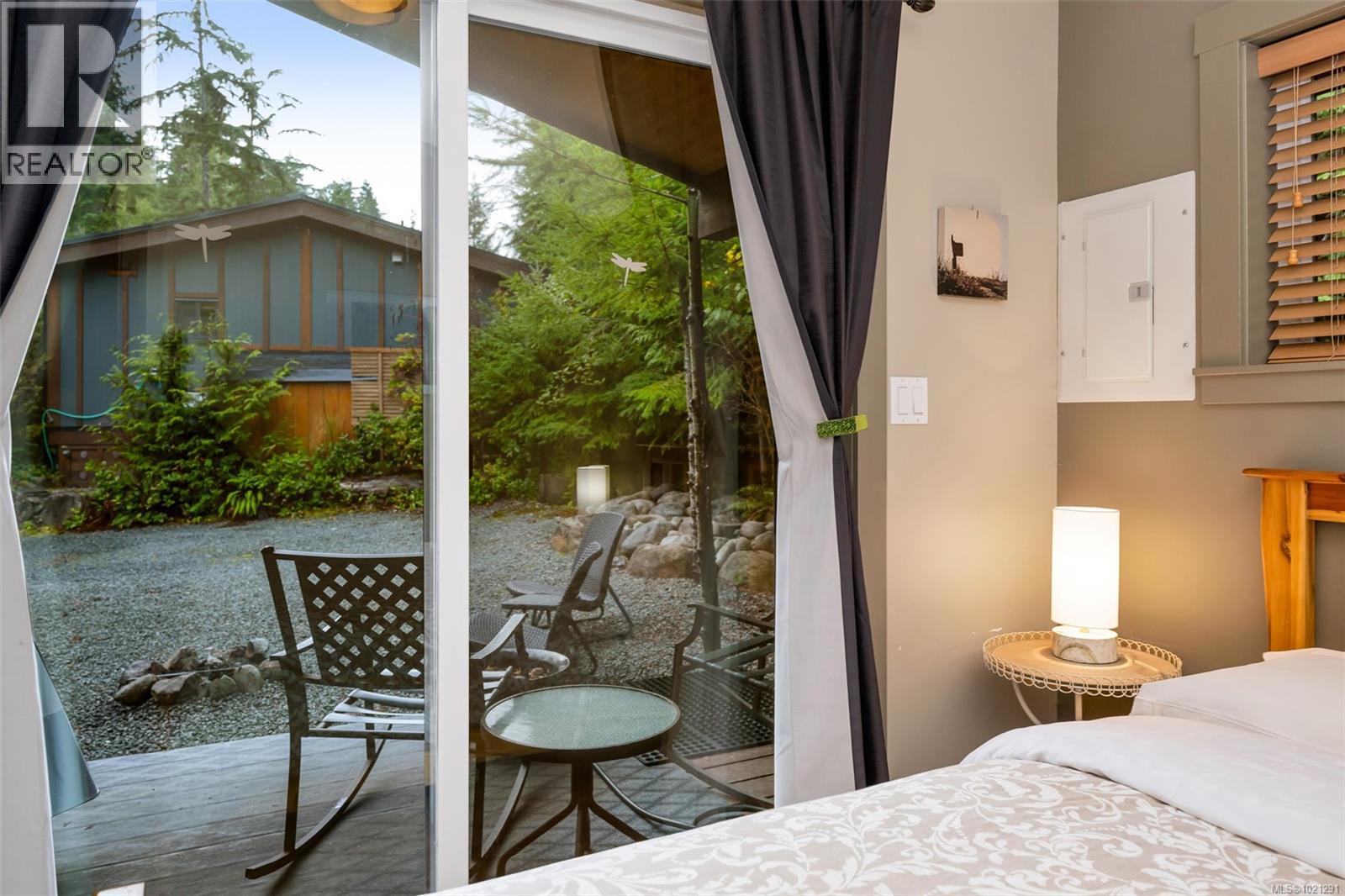 10 6574 Baird Rd, Port Renfrew