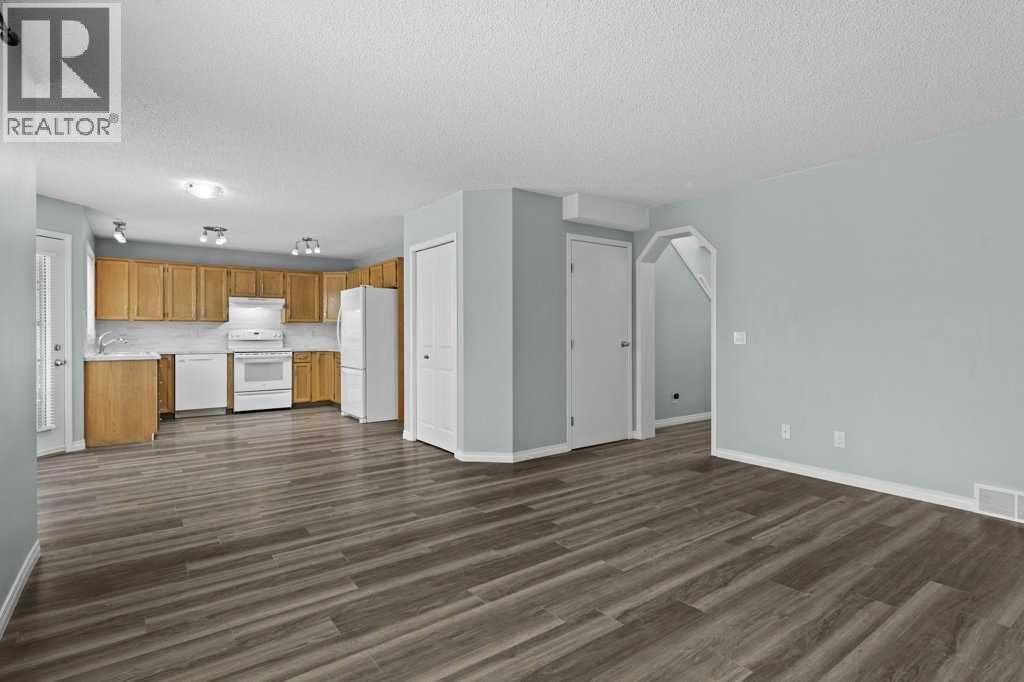 Single Family House for Sale in  Douglas Woods Heights SE Douglasdale/Glen Calgary 