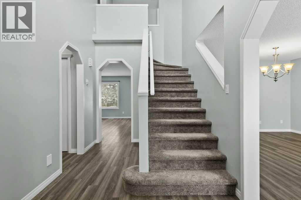 Single Family House for Sale in  Douglas Woods Heights SE Douglasdale/Glen Calgary 