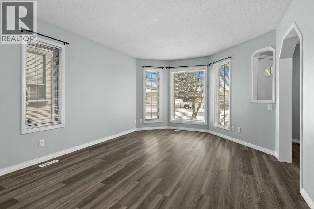 Single Family House for Sale in  Douglas Woods Heights SE Douglasdale/Glen Calgary 