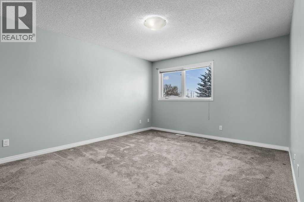 Single Family House for Sale in  Douglas Woods Heights SE Douglasdale/Glen Calgary 