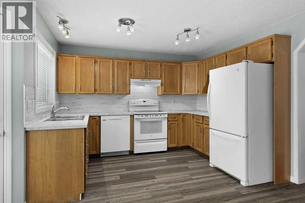 Single Family House for Sale in  Douglas Woods Heights SE Douglasdale/Glen Calgary 