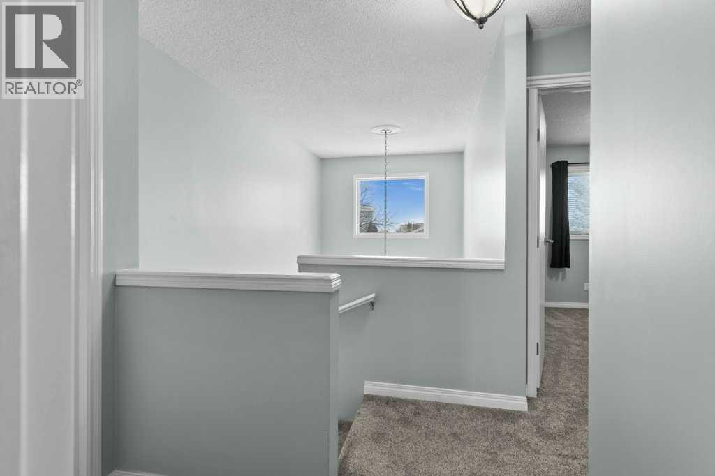 Single Family House for Sale in  Douglas Woods Heights SE Douglasdale/Glen Calgary 