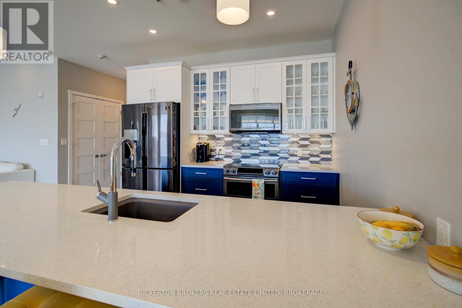 #403 130 WATER STREET - 27