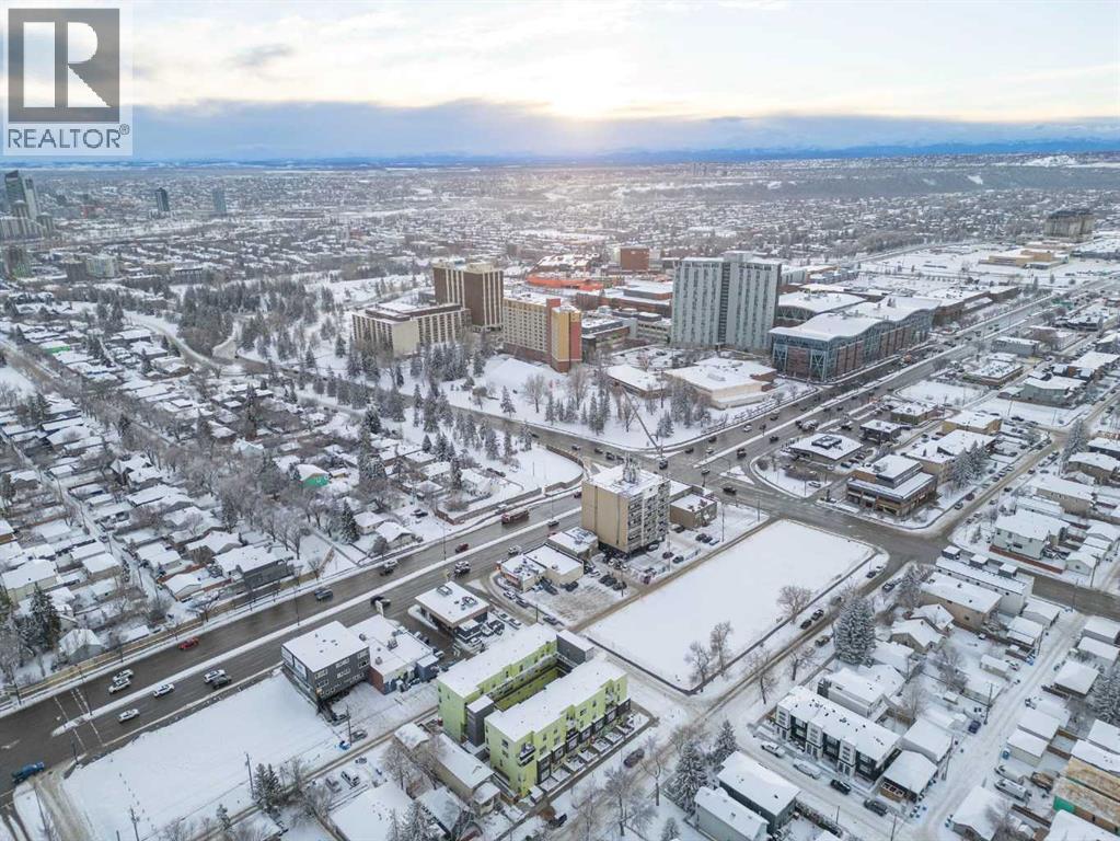 Single Family House for Sale in    Street NW Mount Pleasant Calgary 