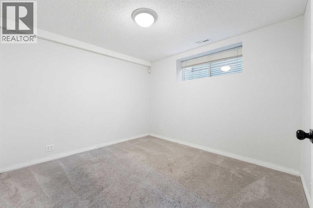 Single Family House for Sale in  Prestwick Landing SE McKenzie Towne Calgary 