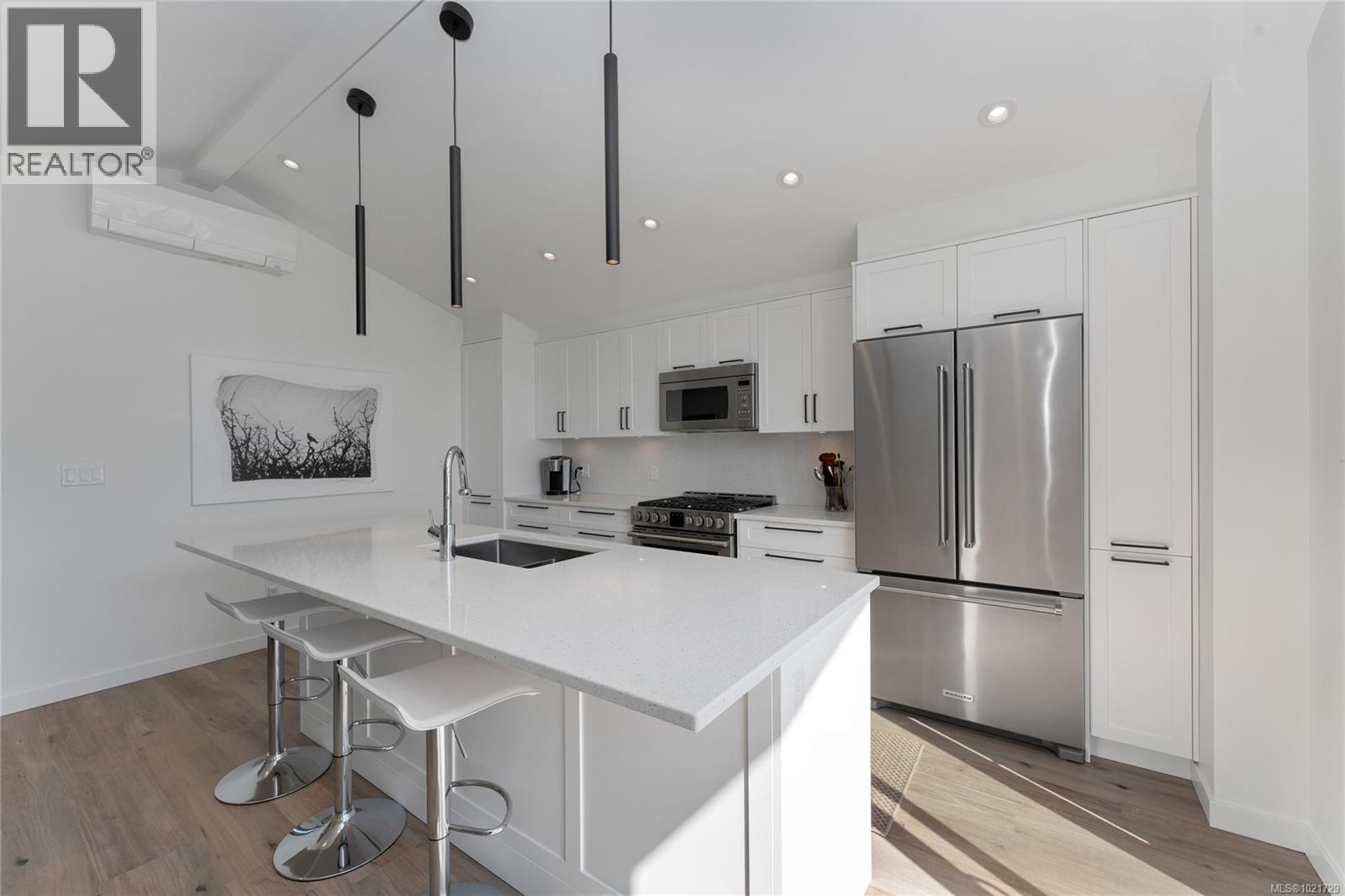 4 1723 Sandy Beach Rd, Mill Bay