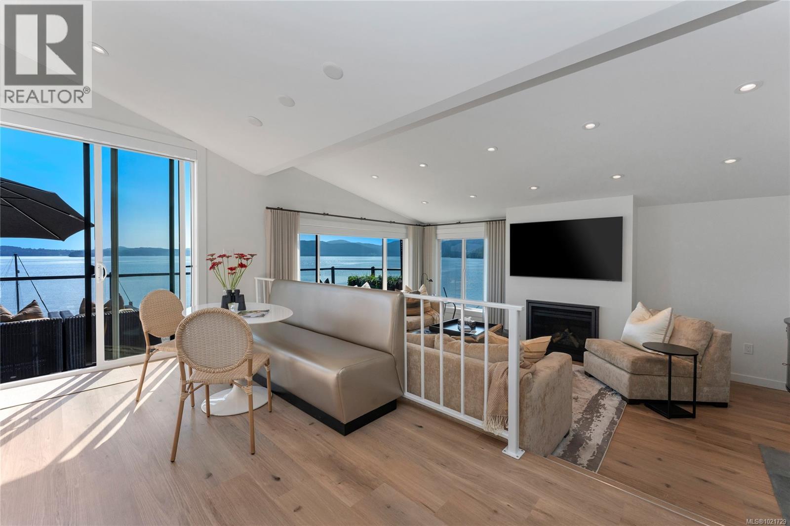 4 1723 Sandy Beach Rd, Mill Bay