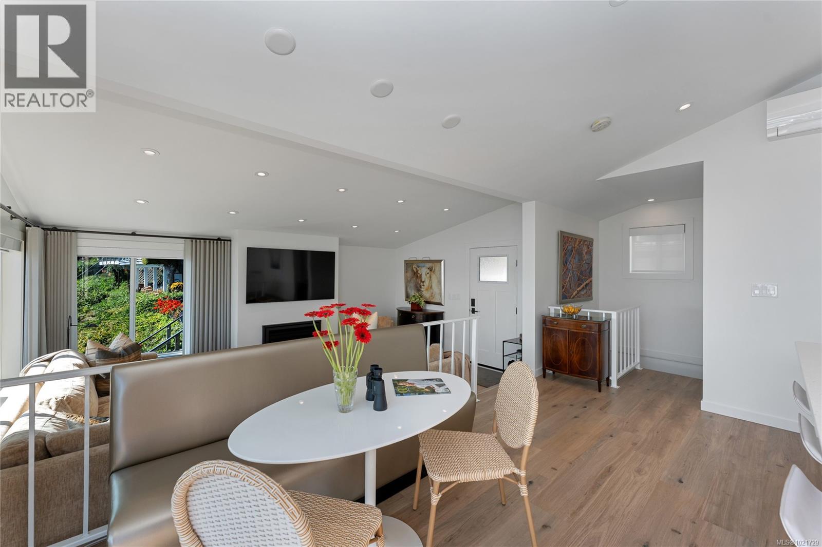 4 1723 Sandy Beach Rd, Mill Bay