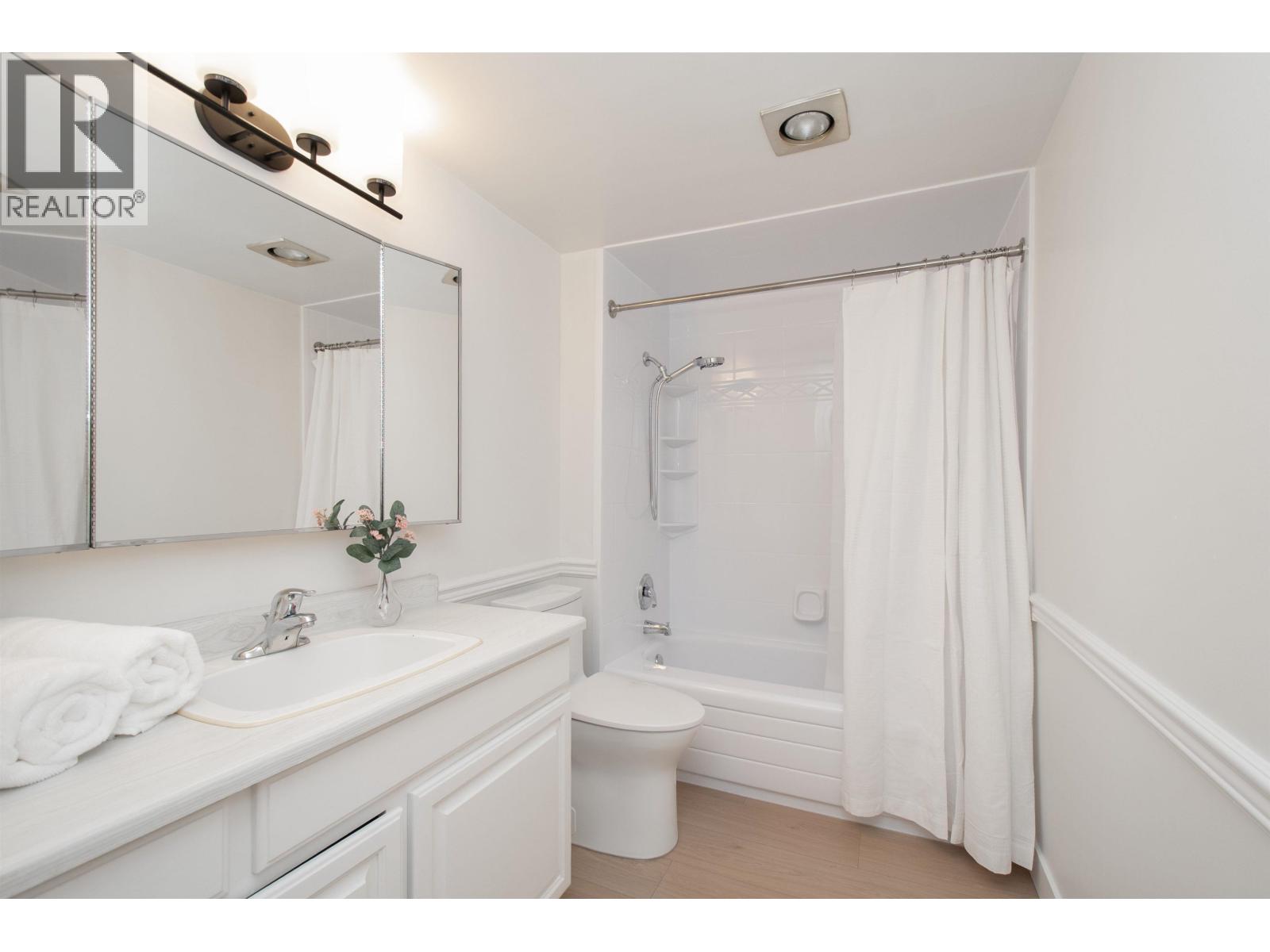 307 1385 DRAYCOTT ROAD, North Vancouver