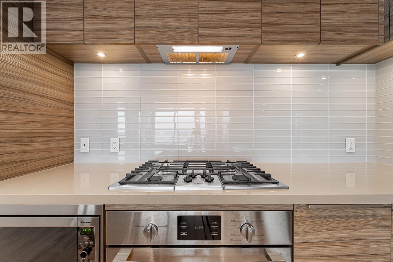 2106 1550 FERN STREET, North Vancouver