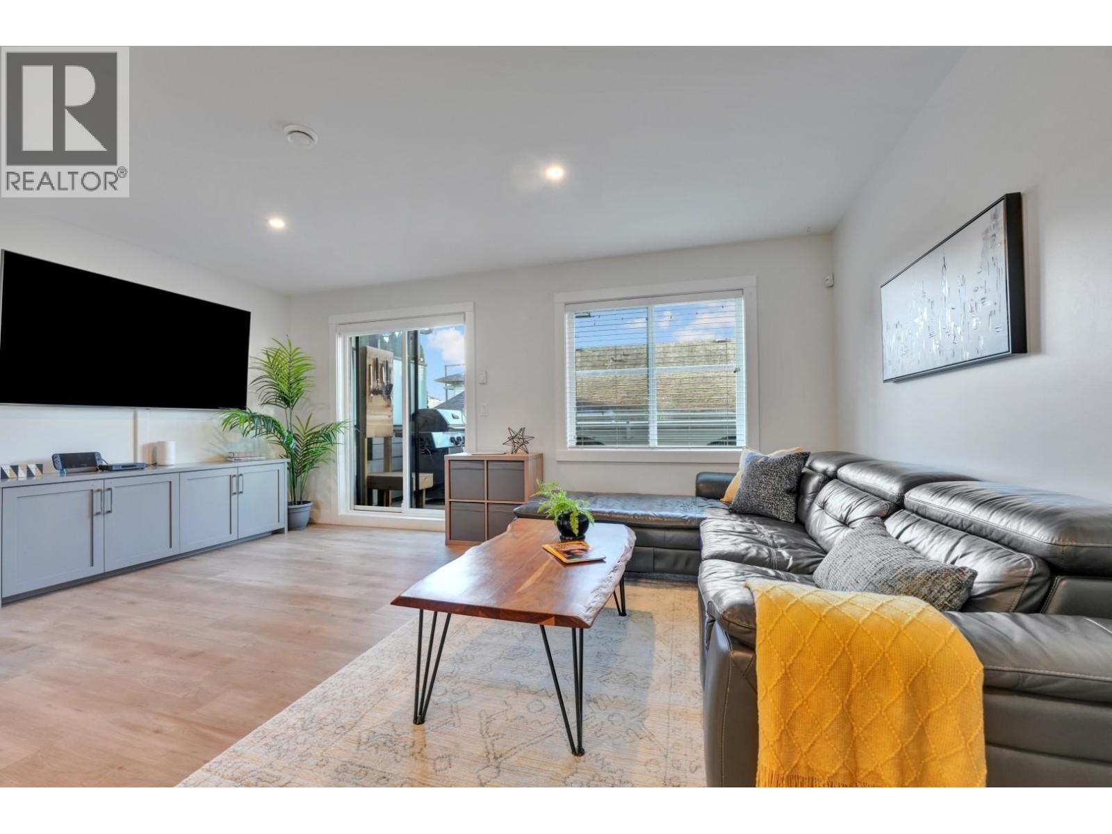 3 2338 KELLY AVENUE, Port Coquitlam