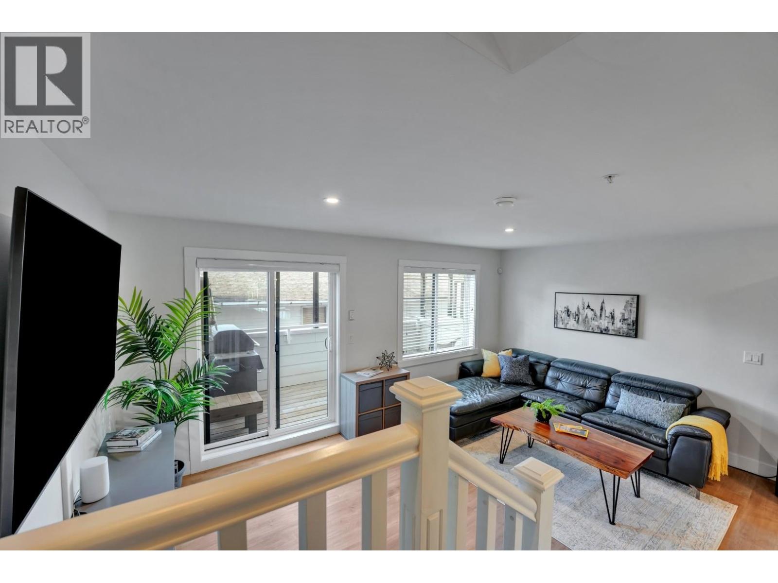 3 2338 KELLY AVENUE, Port Coquitlam