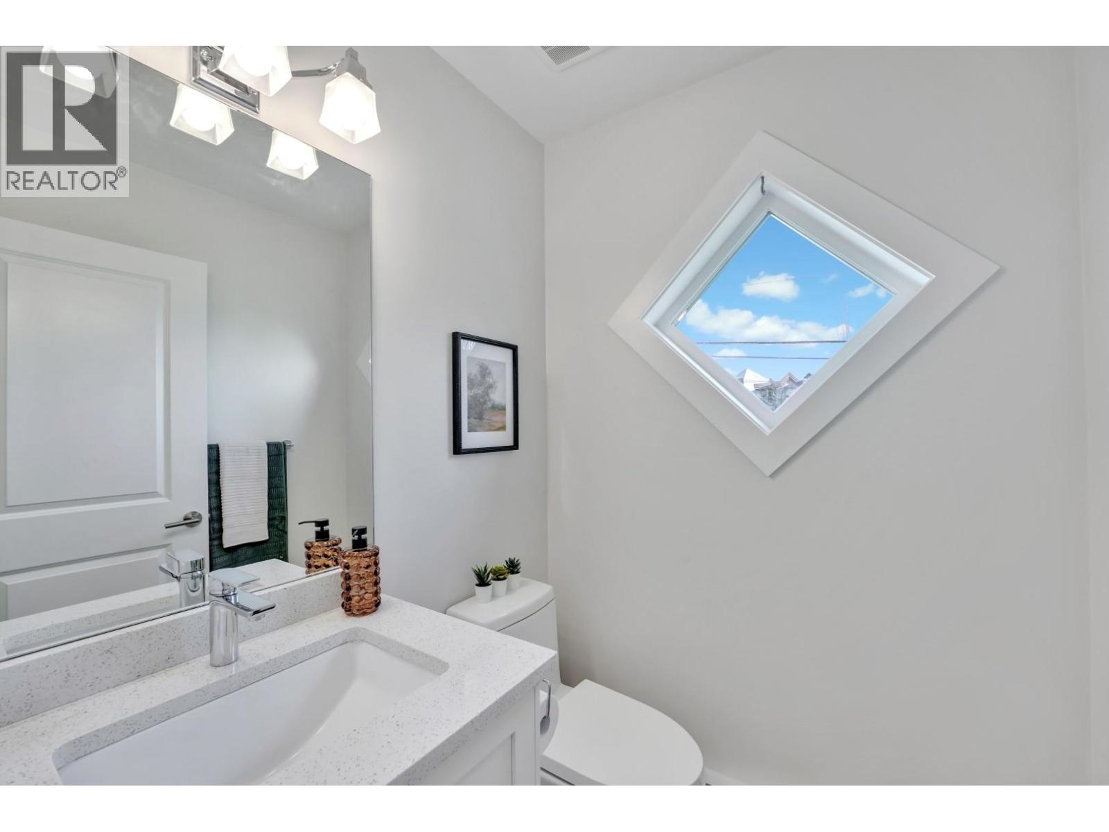 3 2338 KELLY AVENUE, Port Coquitlam