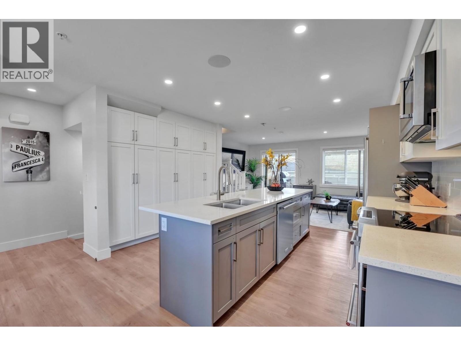 3 2338 KELLY AVENUE, Port Coquitlam