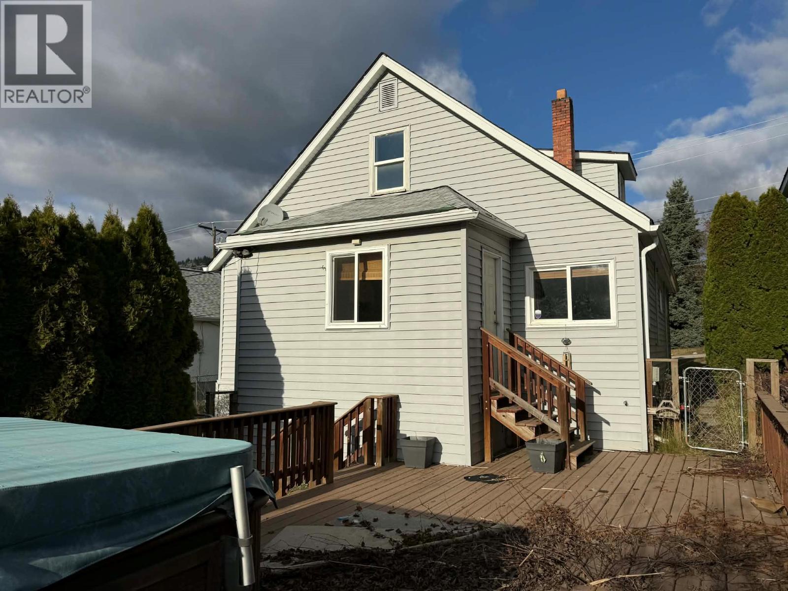 168 CRESCENT Street, Castlegar