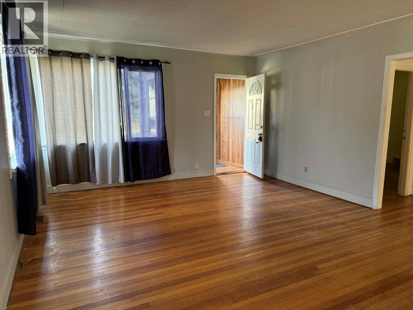 168 CRESCENT Street, Castlegar