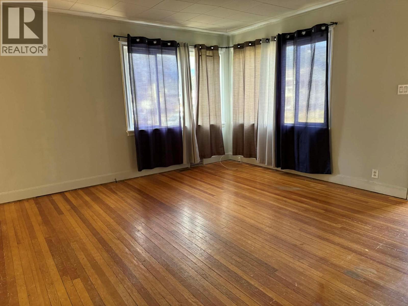 168 CRESCENT Street, Castlegar