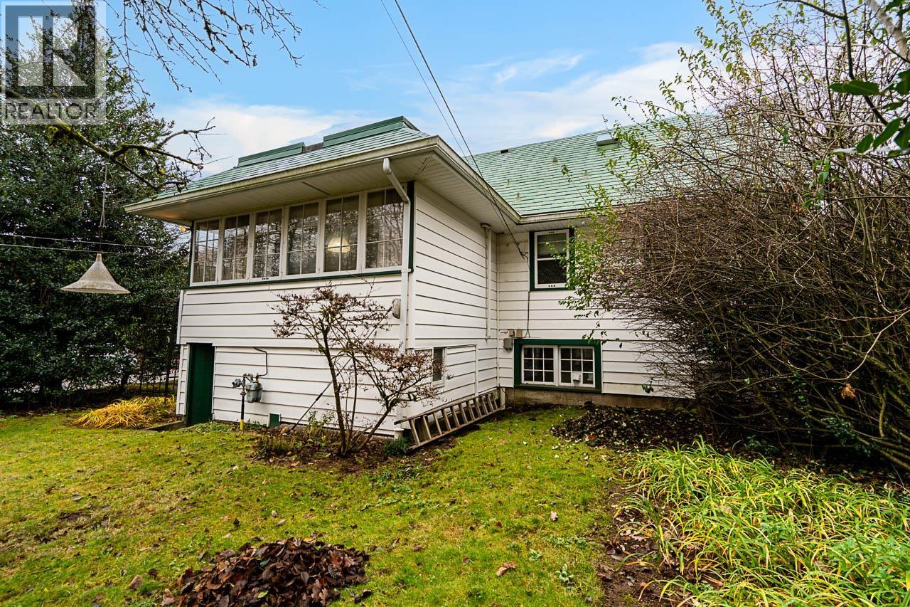 1204 GRAND BOULEVARD, North Vancouver