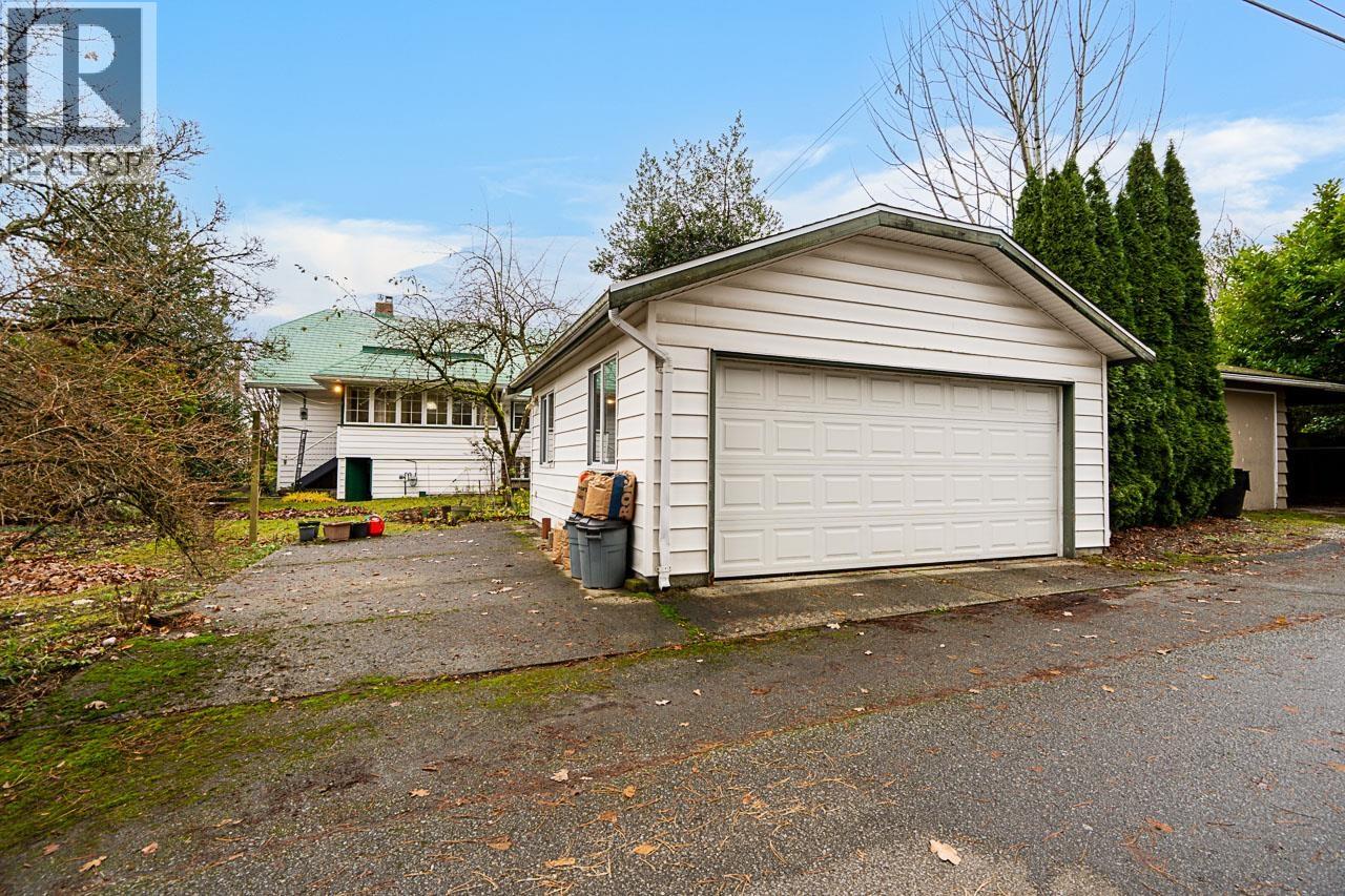 1204 GRAND BOULEVARD, North Vancouver