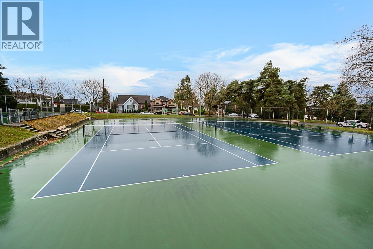 1204 GRAND BOULEVARD, North Vancouver