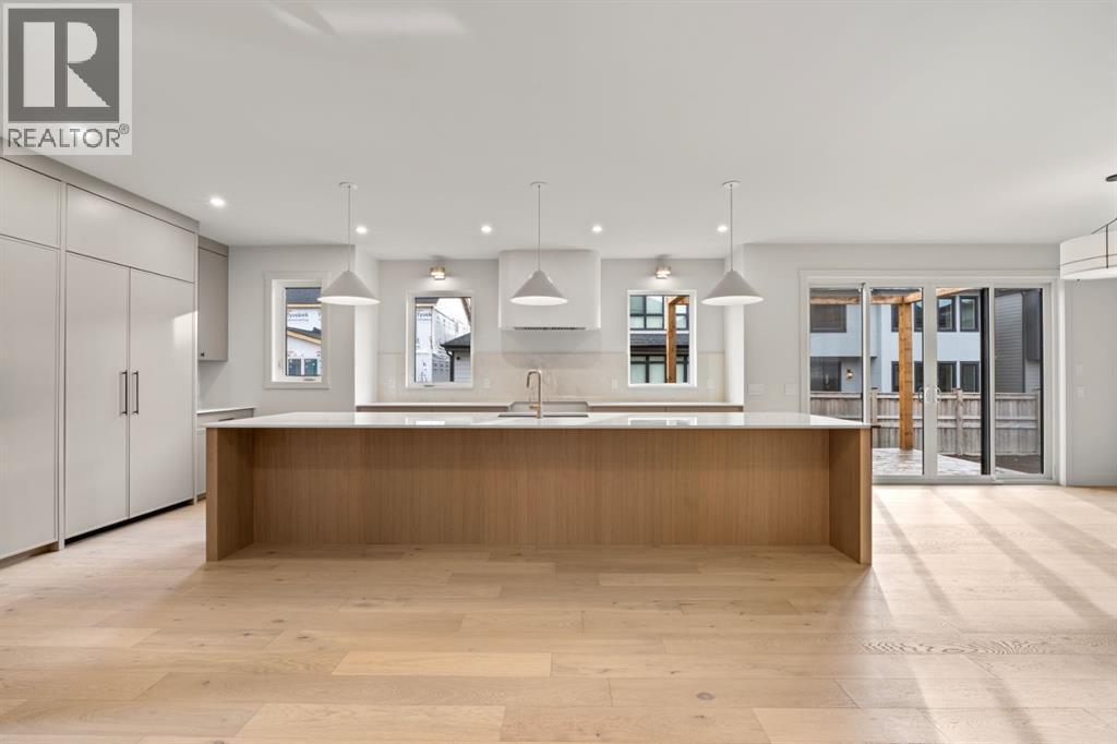 Single Family House for Sale in  Greenwich Row NW Greenwood/Greenbriar Calgary 