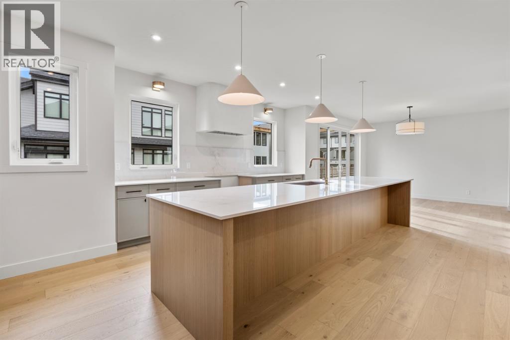 Single Family House for Sale in  Greenwich Row NW Greenwood/Greenbriar Calgary 