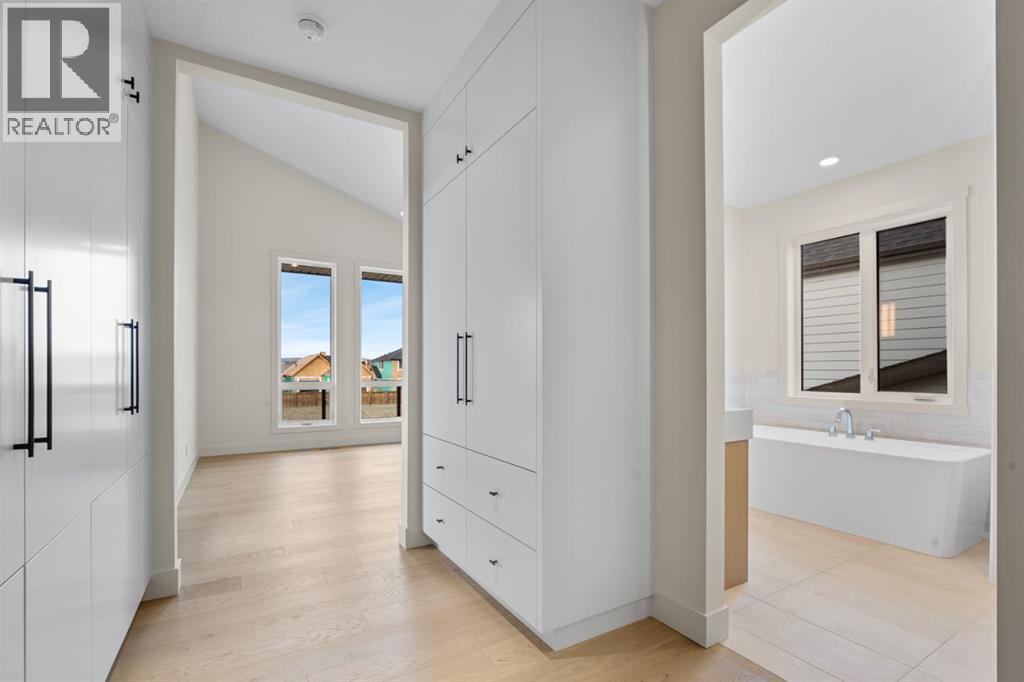 Single Family House for Sale in  Greenwich Row NW Greenwood/Greenbriar Calgary 