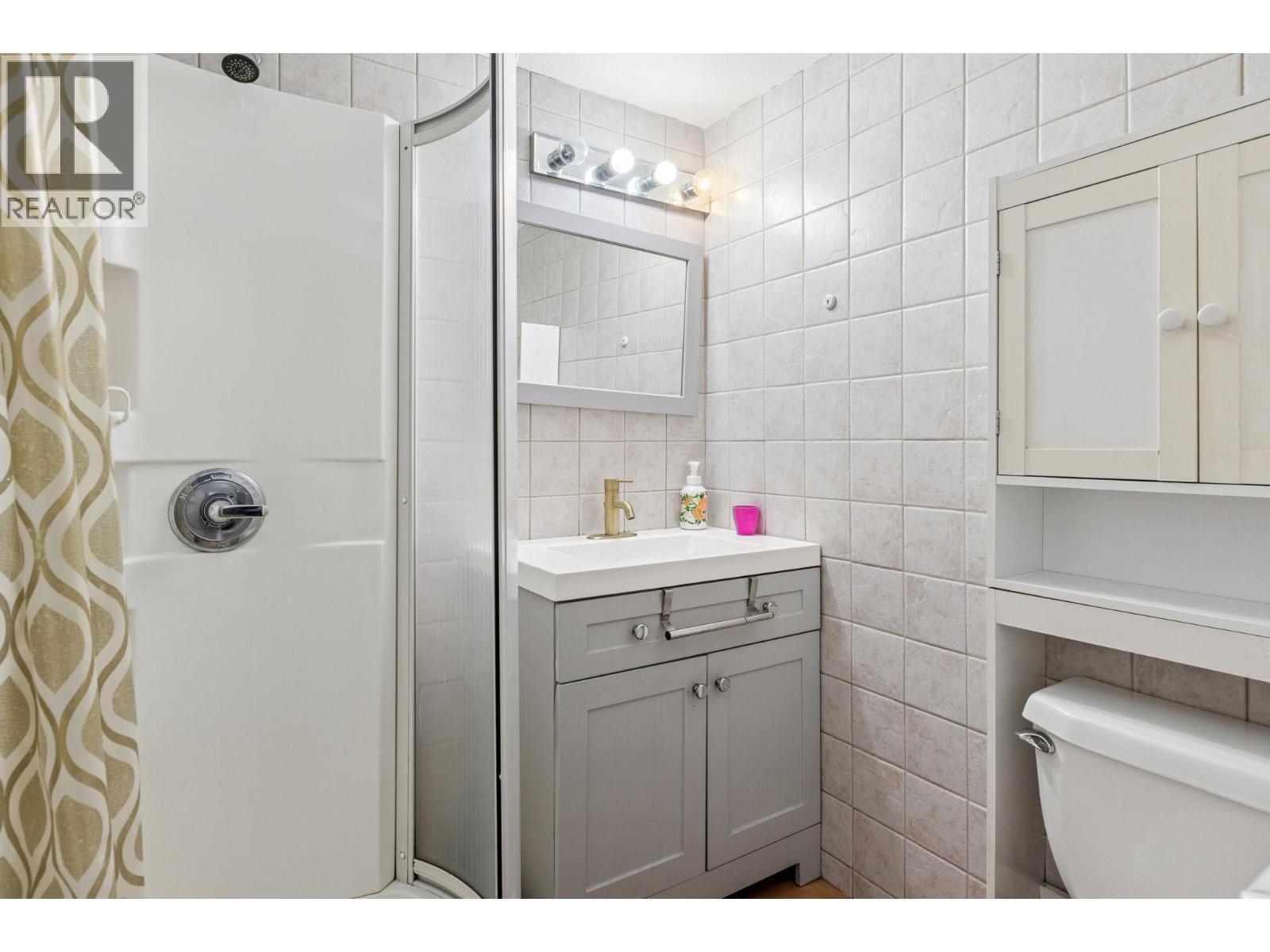 556 BALLANTREE ROAD, West Vancouver