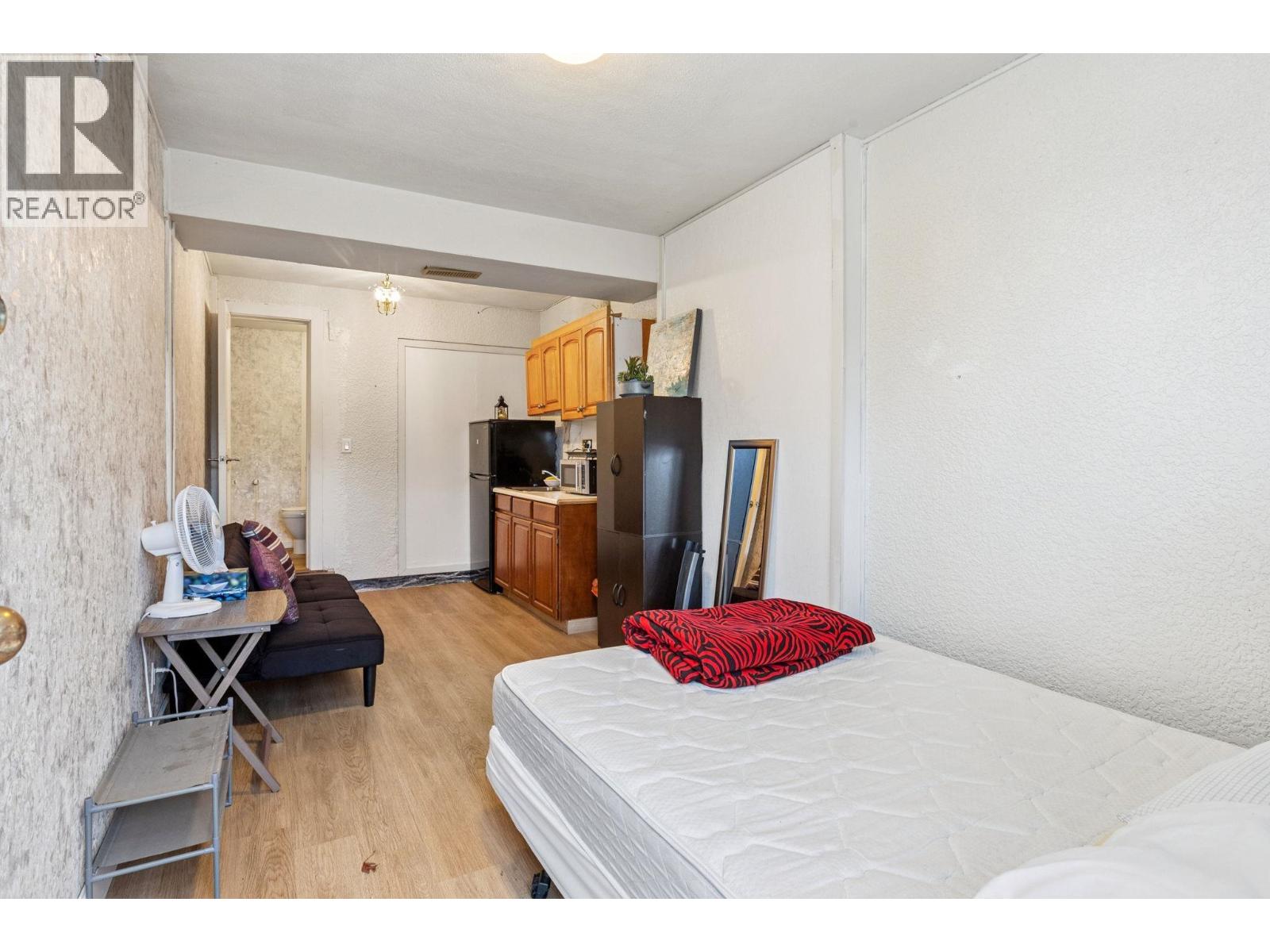 556 BALLANTREE ROAD, West Vancouver