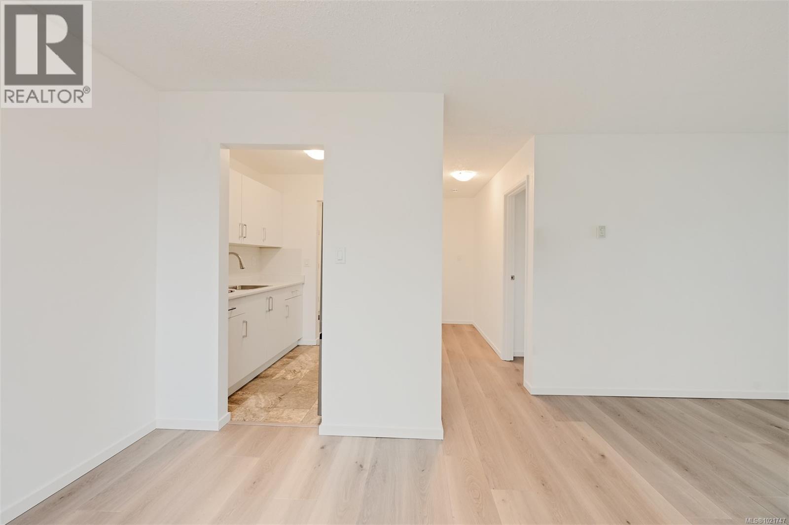 206 2610 Graham St, Victoria