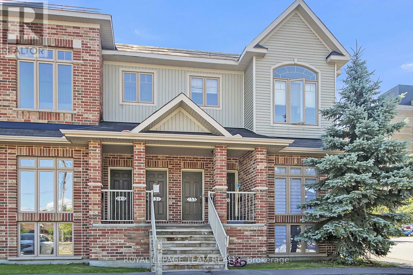 2 Bedroom & 2 Bath Condo!