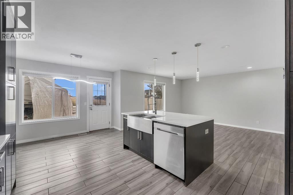 Single Family House for Sale in  Saddlebrook Way NE Saddle Ridge Calgary 