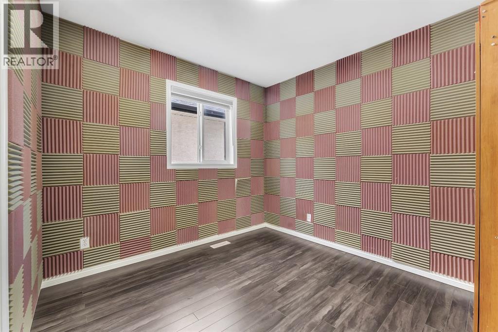 Single Family House for Sale in  Saddlebrook Way NE Saddle Ridge Calgary 