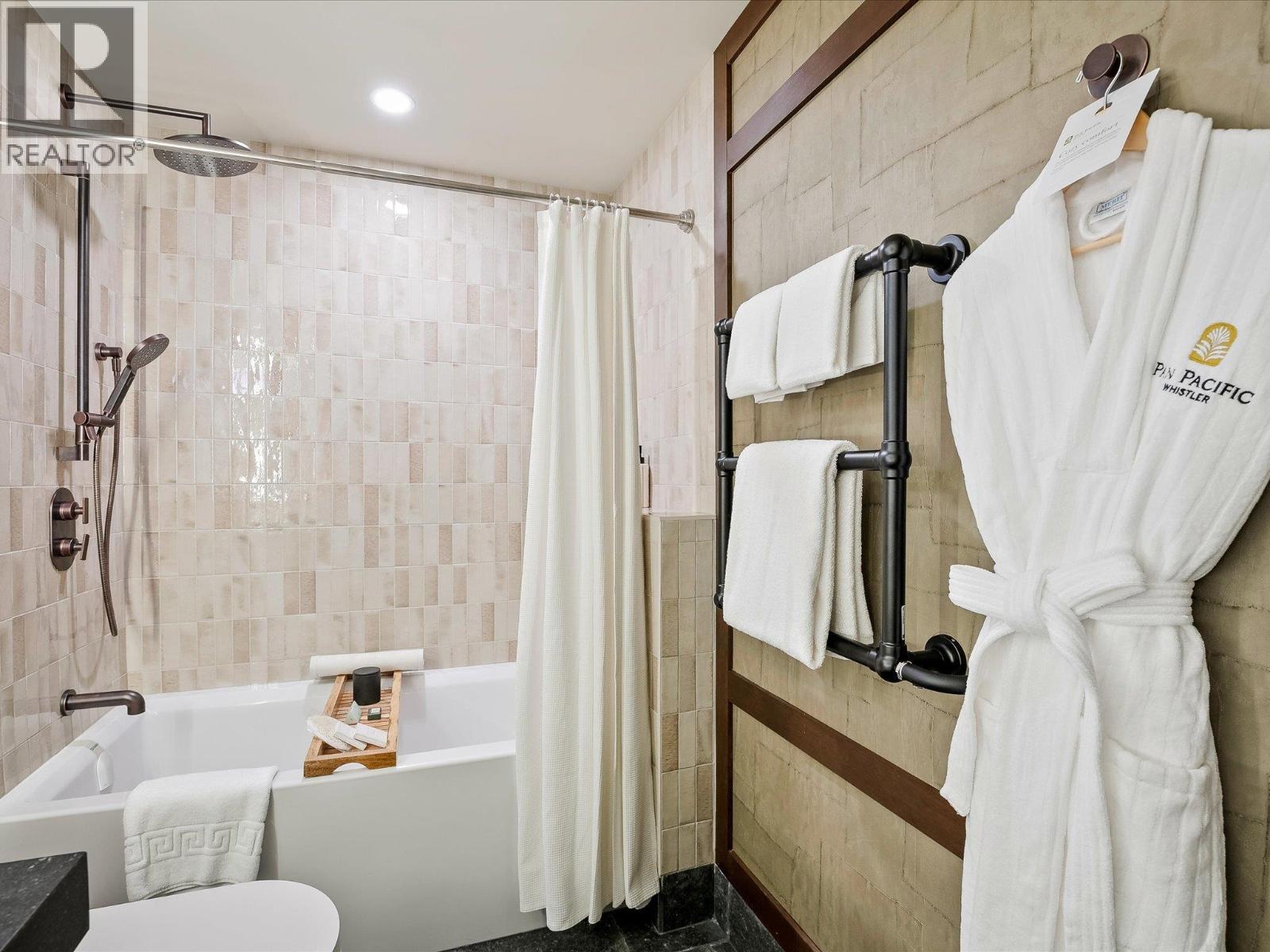 315 4320 SUNDIAL CRESCENT, Whistler