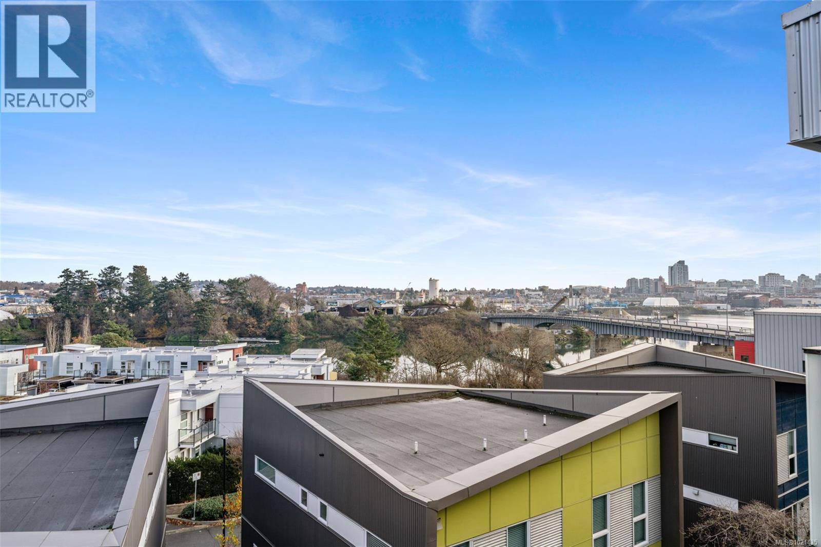 404 767 Tyee Rd, Victoria