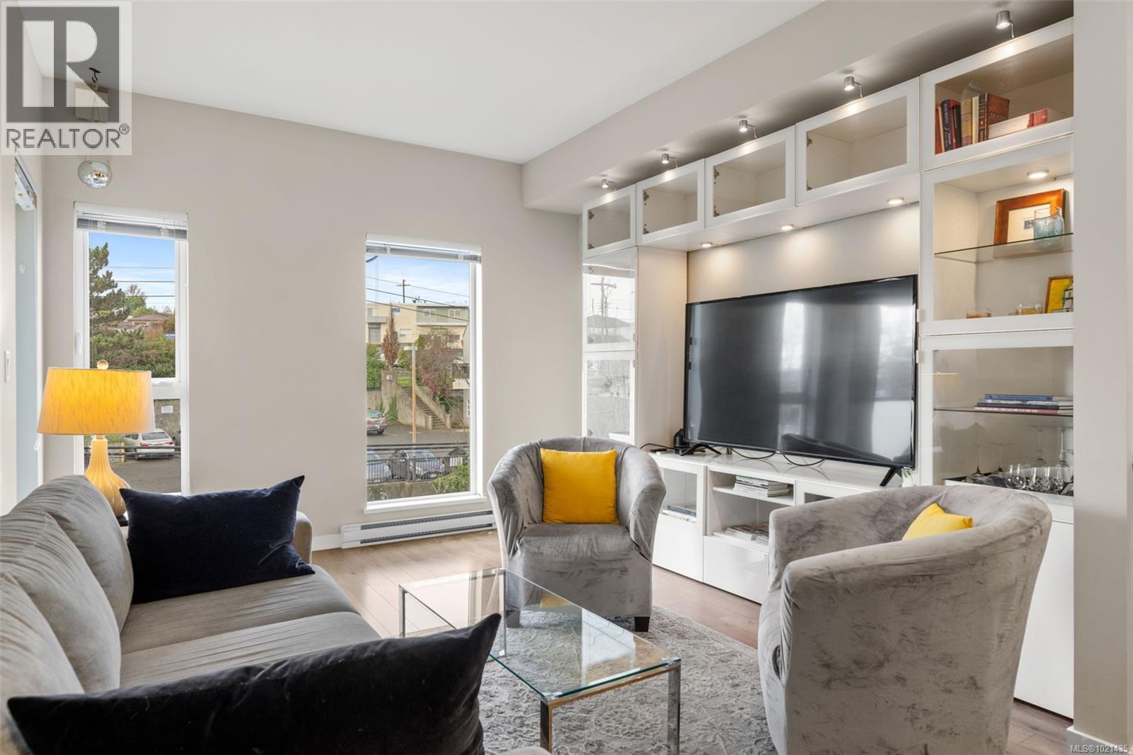 404 767 Tyee Rd, Victoria