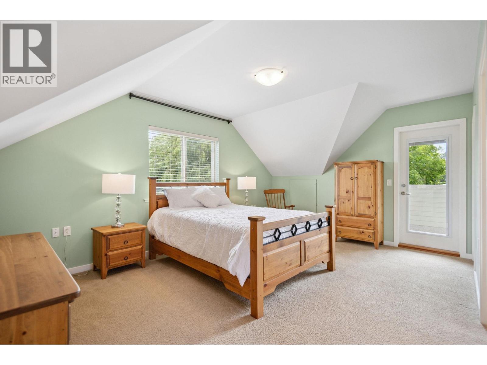 4394 RIVER Road West, Delta