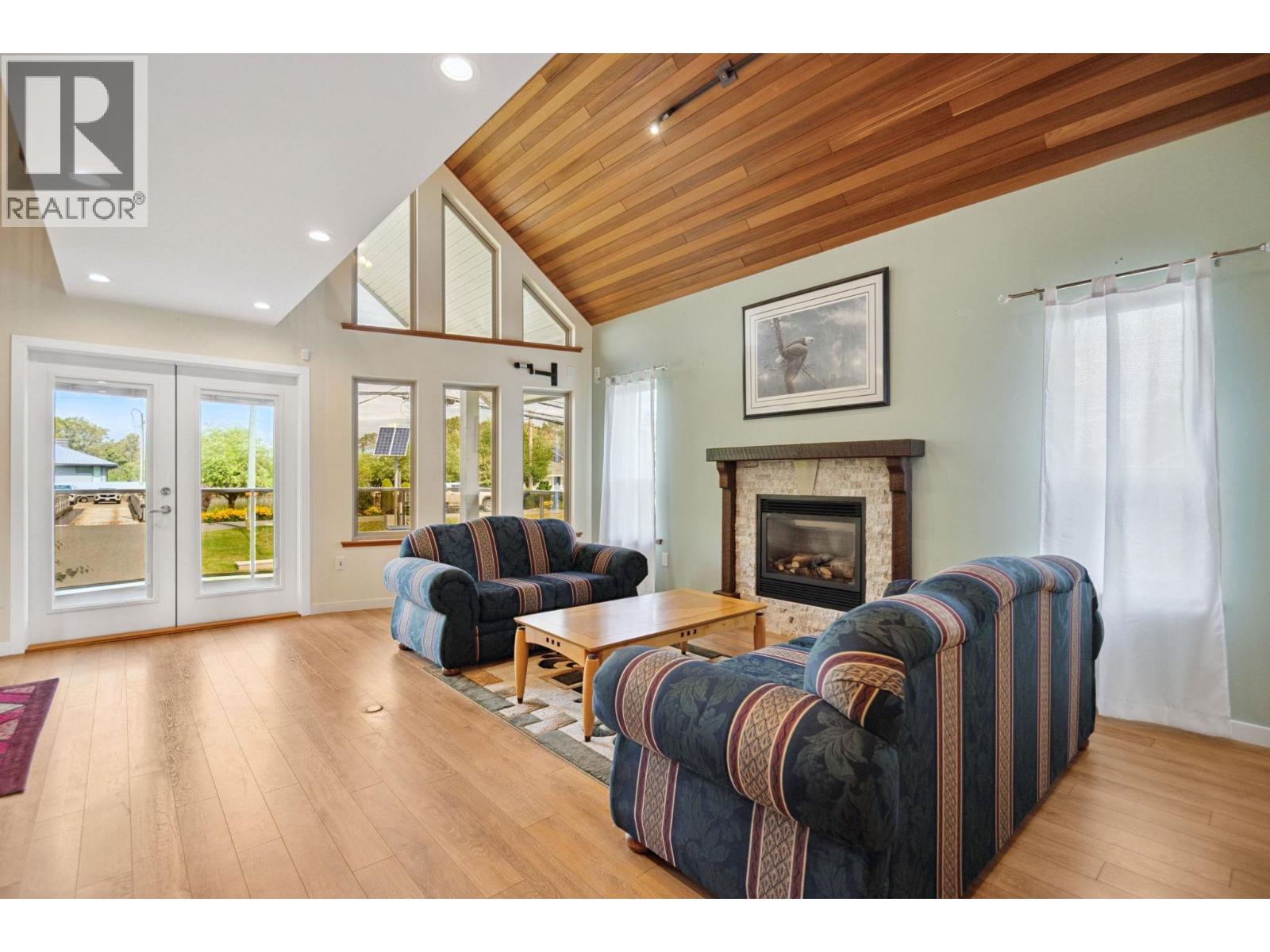 4394 RIVER Road West, Delta