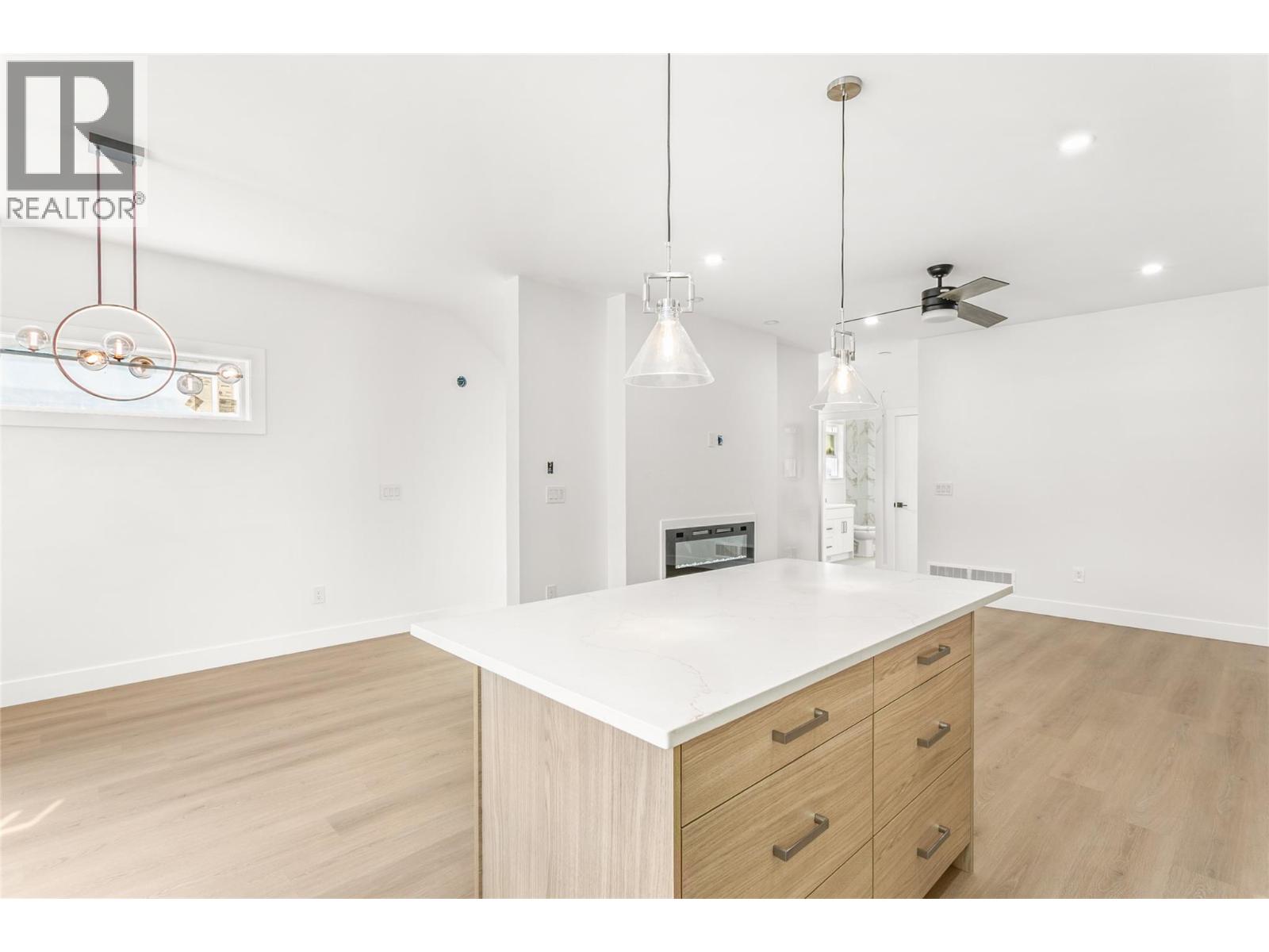  2711 Hewl Road, West Kelowna