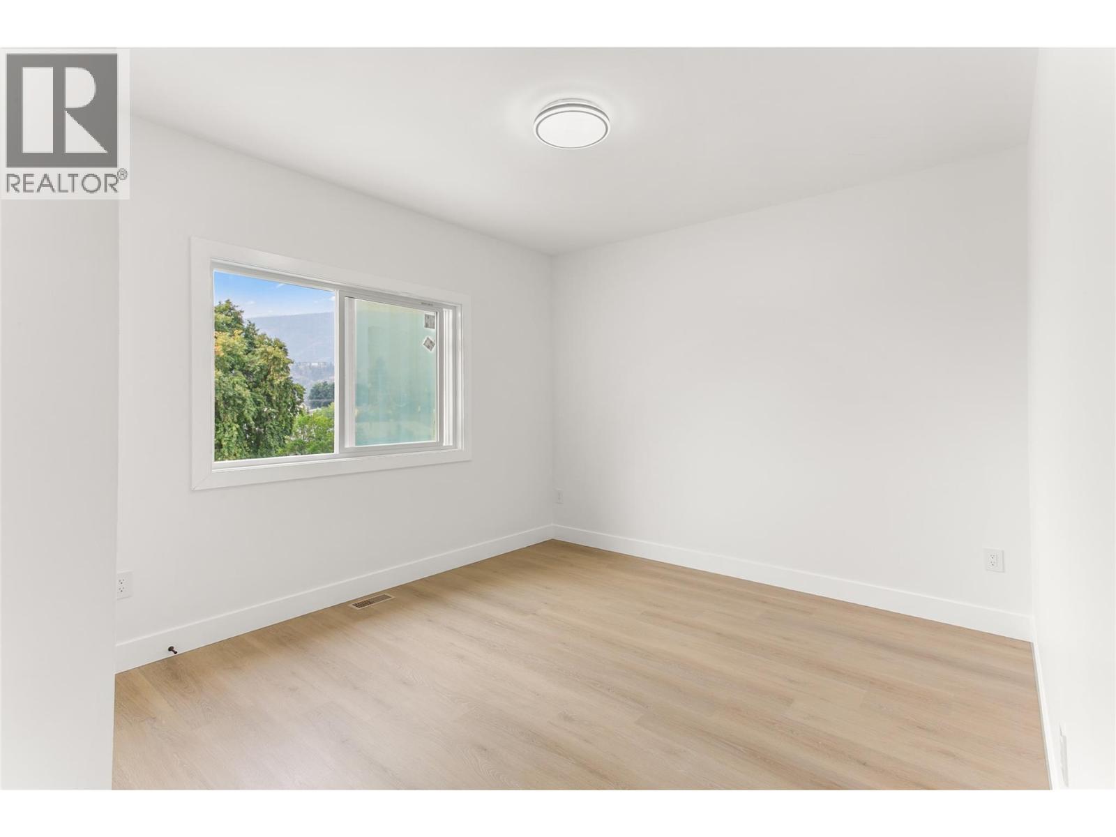  2711 Hewl Road, West Kelowna