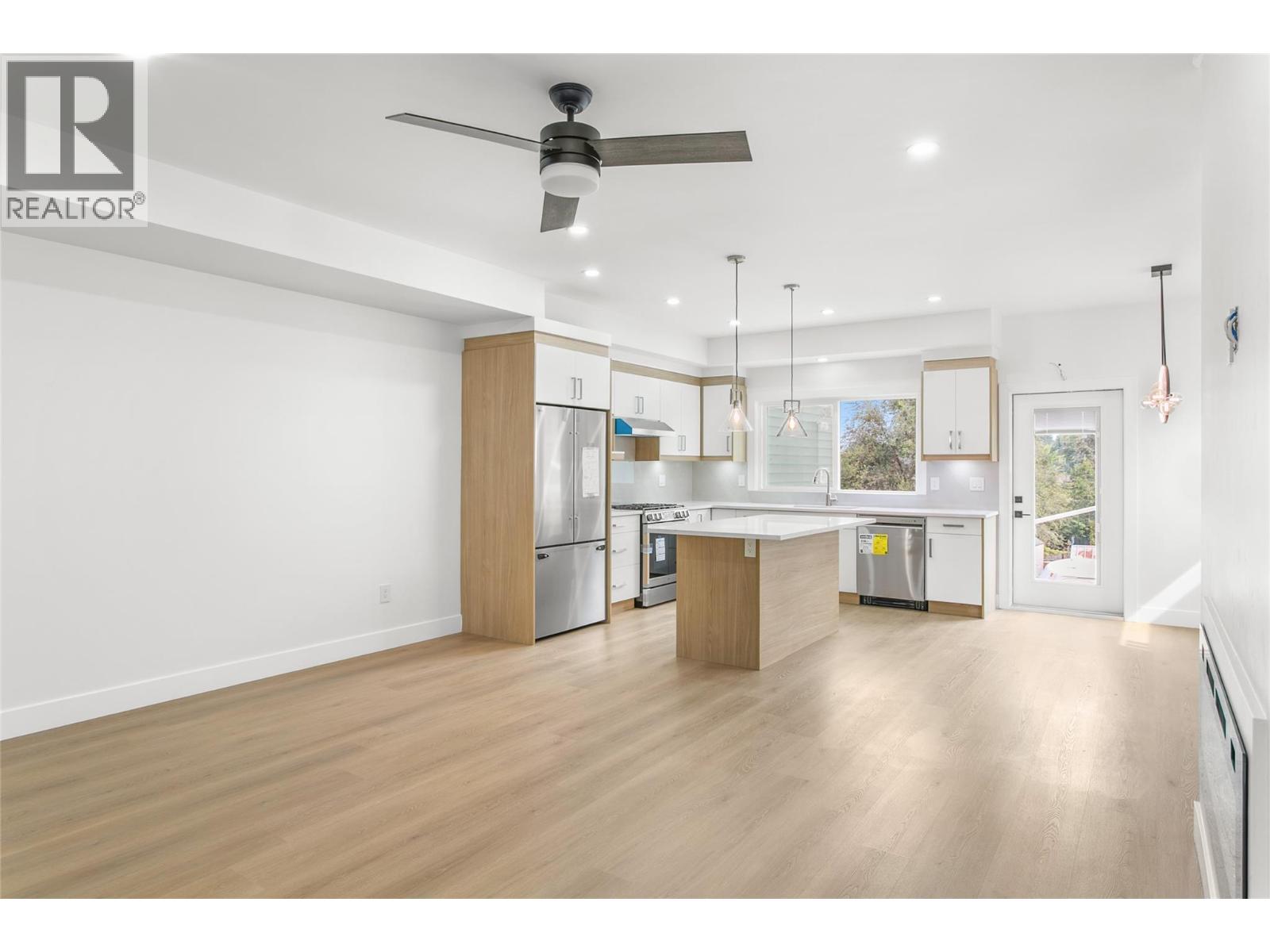  2711 Hewl Road, West Kelowna