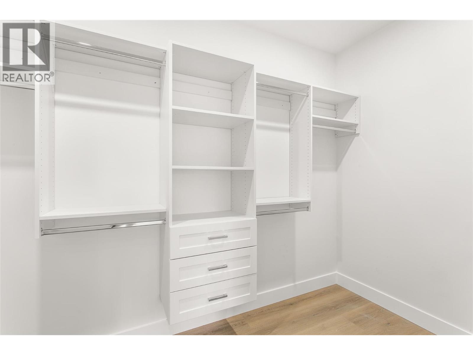  2711 Hewl Road, West Kelowna