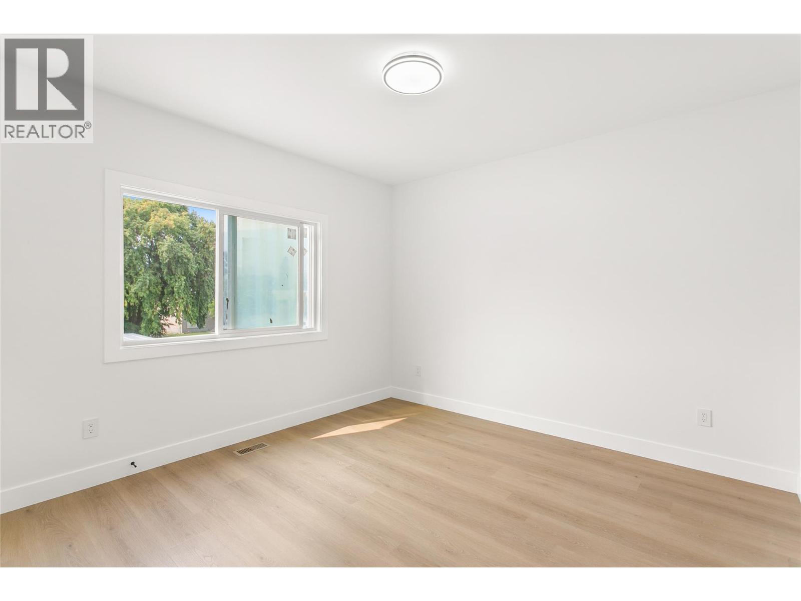  2711 Hewl Road, West Kelowna