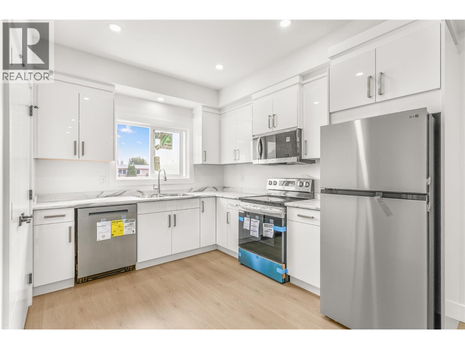  2711 Hewl Road, West Kelowna