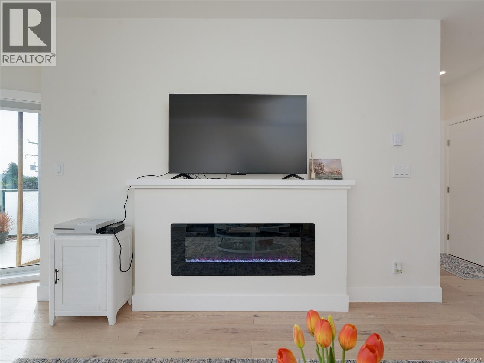 307 7098 Wallace Dr, Central Saanich