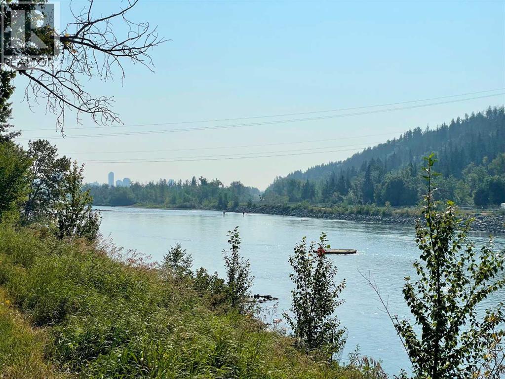 Single Family House 5 Level for Sale in  Point Mckay Road NW Point McKay Calgary 