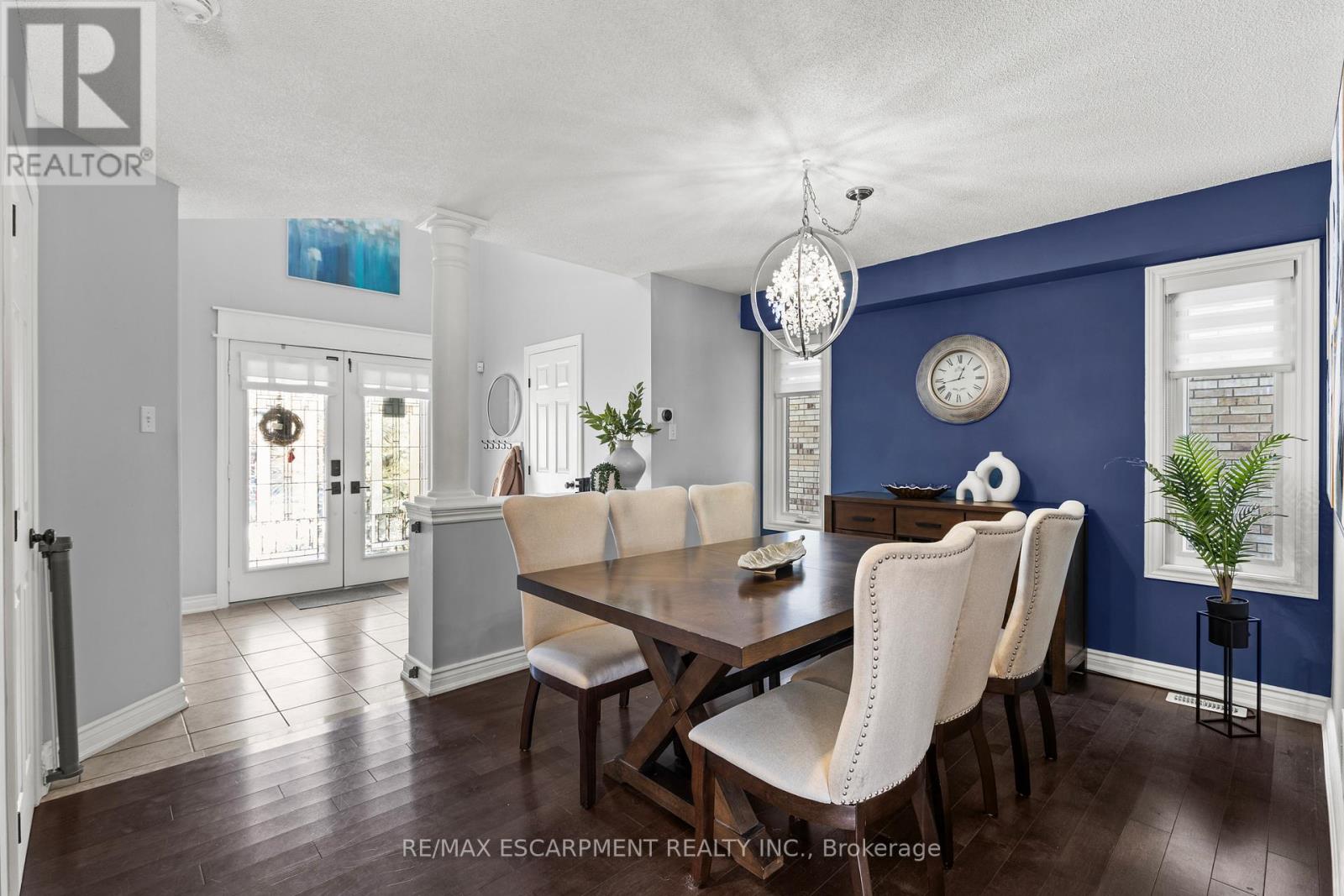 11 WILBUR DRIVE - Photo 2 of 21, Hamilton (Binbrook), Ontario